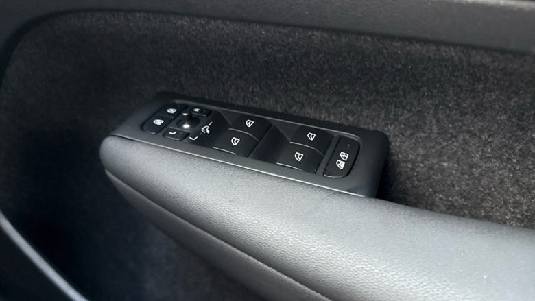 Volvo EX40 185kW Extended Range Plus 78kWh 5dr Auto Electric Estate